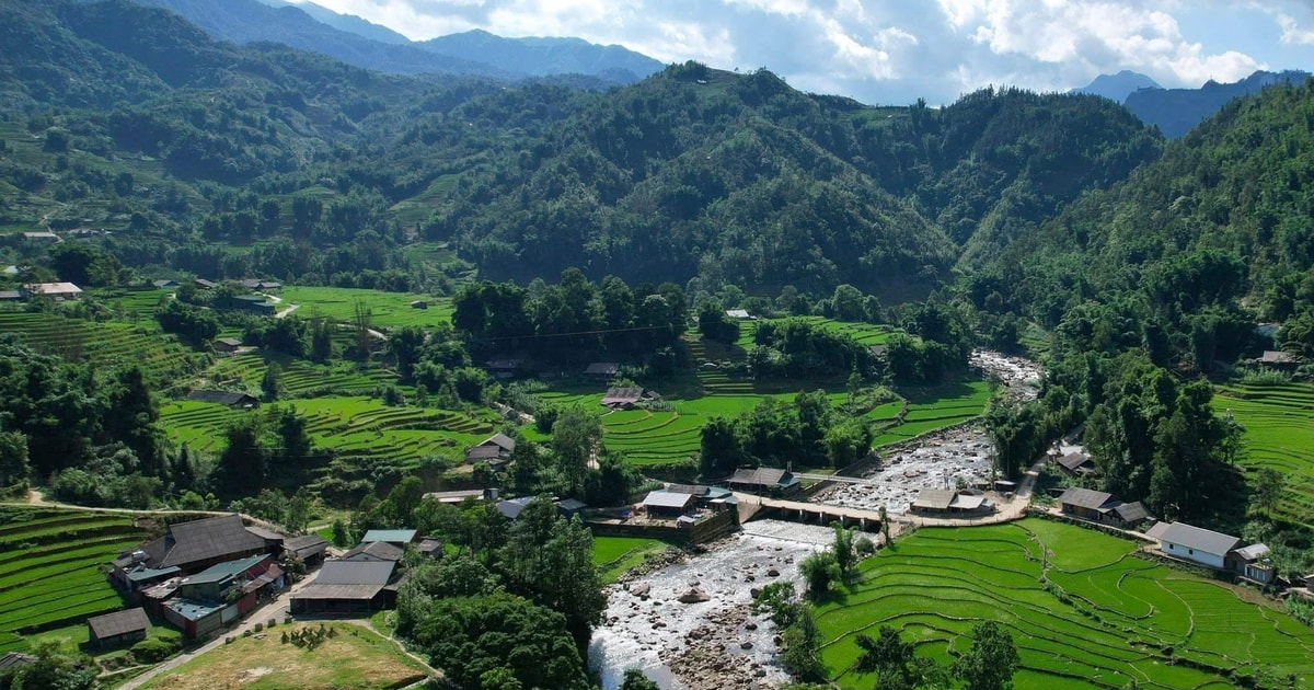 Sapa: Y Linh Ho - Lao Chai and Ta Van Villages Trek Day Tour