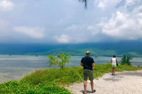 Von Hue aus: Hoi An Bustransfer mit Hai Van Pass &amp; Marmor ...