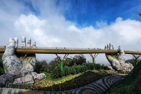 Ba Na Hills: Golden Hand Bridge Early Morning Tour- Private