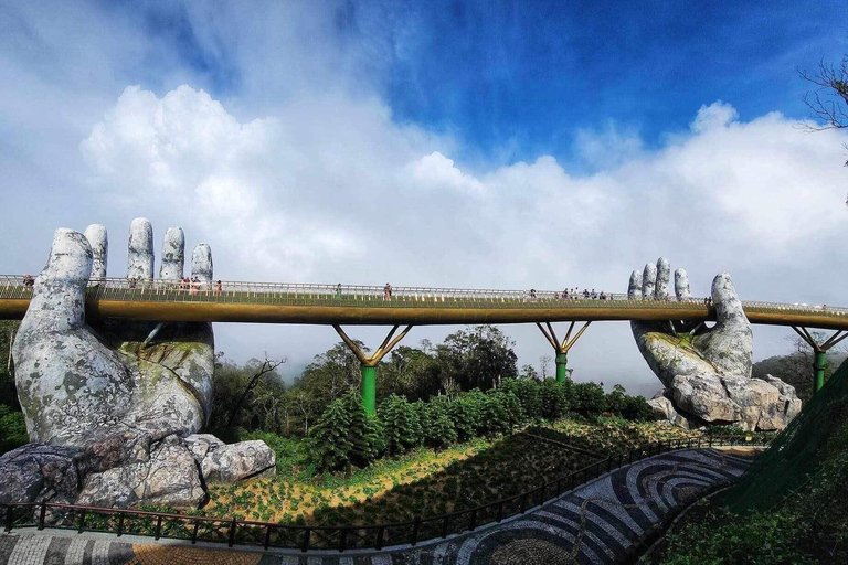 Ba Na Hills: Golden Hand Bridge Early Morning Tour- Private