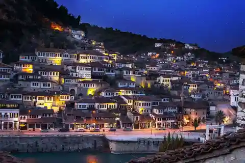 Tirana/Durres: Castelo de Berat e passeio ao pôr do sol pela cidade velha
