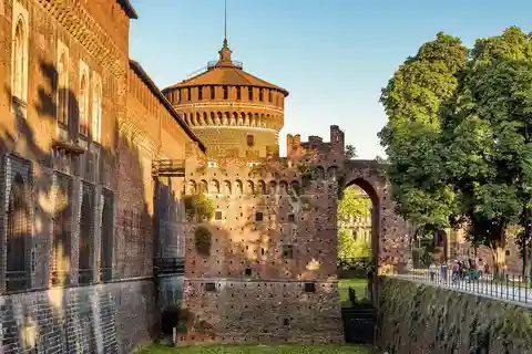Von Mailand aus: Schloss Sforza und Michelangelos Pietà Rondanini