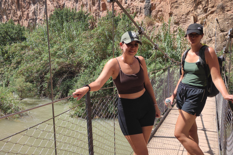 From Valencia: Excursion to Chulilla + hike and kayak tour on the lake From Valencia: Excursion to Chulilla + hike and kayaking tour on the lake