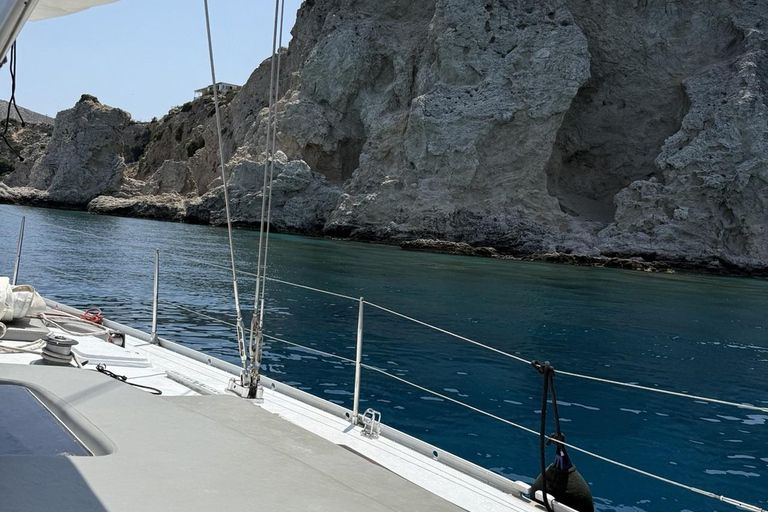 Lindos-Rhodes: Sailing Trip with Lunch and Drinks