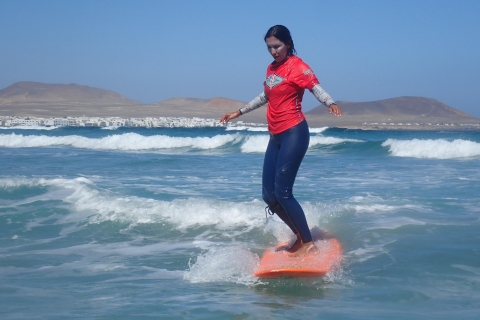 Lanzarote: Clase de surf con longboard en la playa de Famara todos los niveles