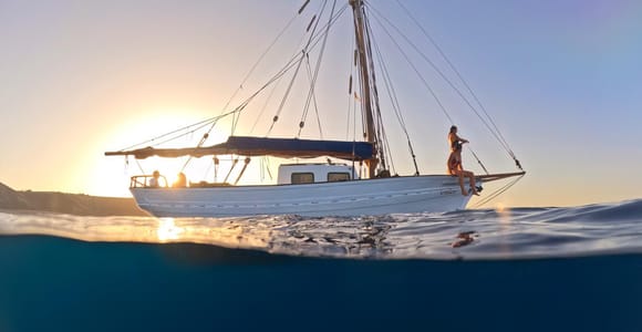 Cabo de Gata: Sailboat excursion to its most secluded coves