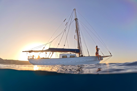 Cabo de Gata: Sailboat excursion to its most secluded coves Pirate Route