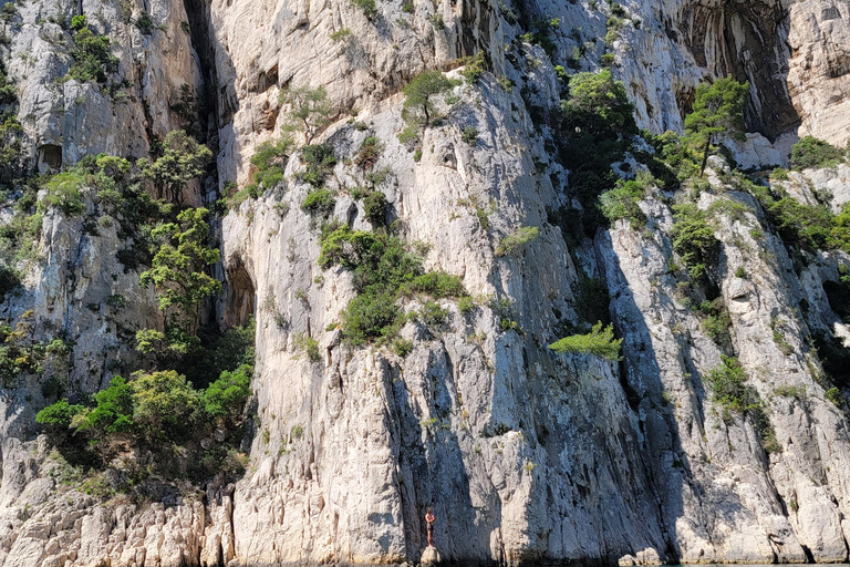Cassis: Day of Sea Kayaking in the Calanques National Park Cassis: Sea kayaking day in the Calanques National Park