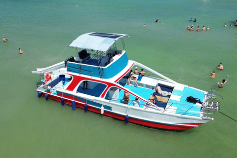PuntaCana: Private Luxury Family BoatCruise with snorkelling