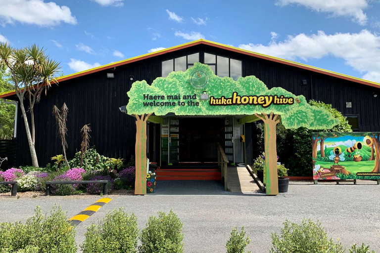 Auckland: Wai-O-Tapu and Lake Taupo Private Day Tour