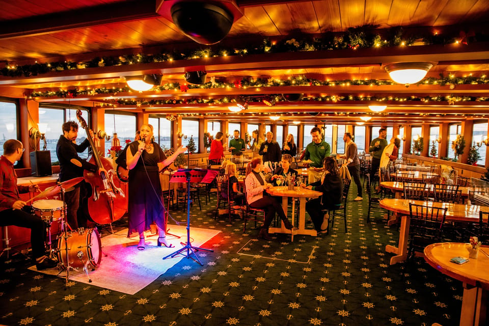 nyc holiday yacht cruise with jazz cocoa & carols