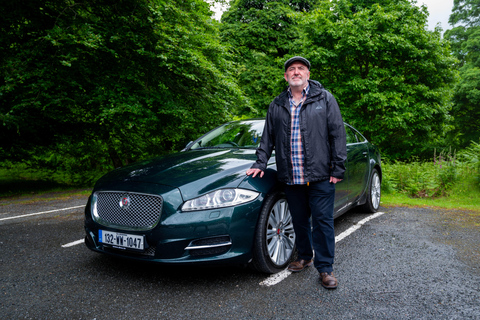 Da Dublino: Tour privato a Belfast in auto di lusso