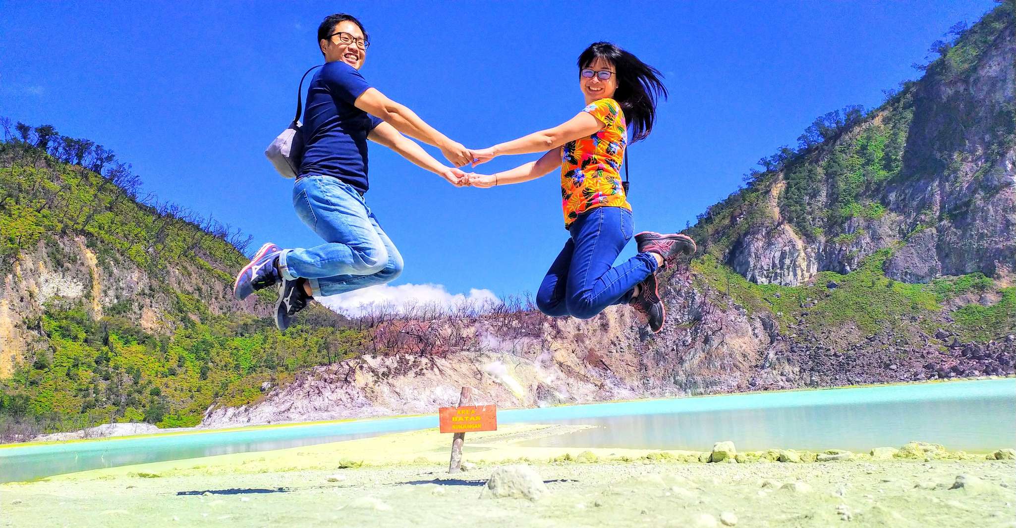 Bandung,Kawah Putih,Volcano,HotSpring,Mud Bathing,Lake Tour - Housity