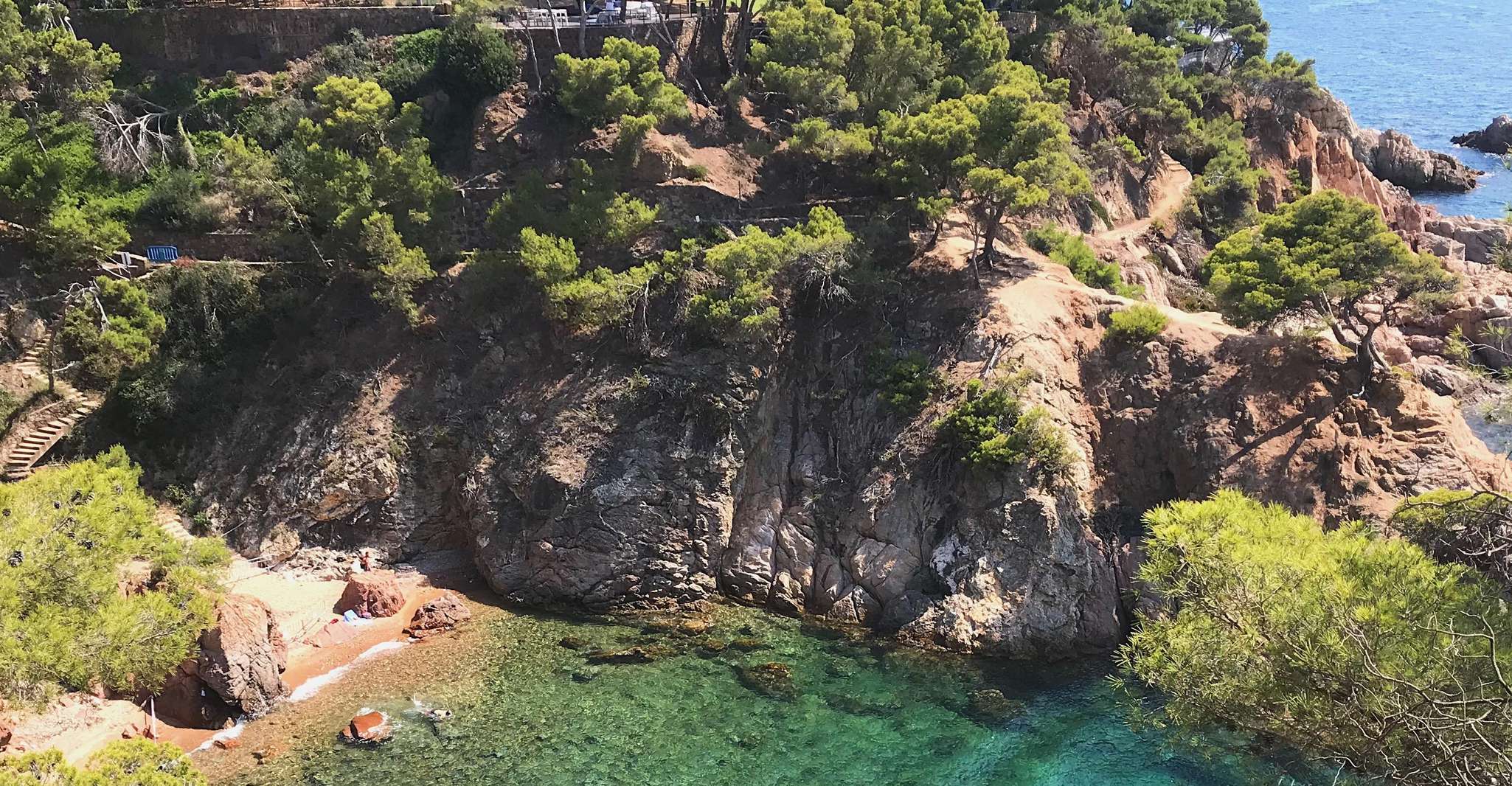 Walking Costa Brava Coves, stranden en beroemd vissersdorp - Housity