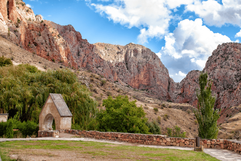 Desde Ereván: Excursión a Khor Virap, Noravank, Jermuk y Areni