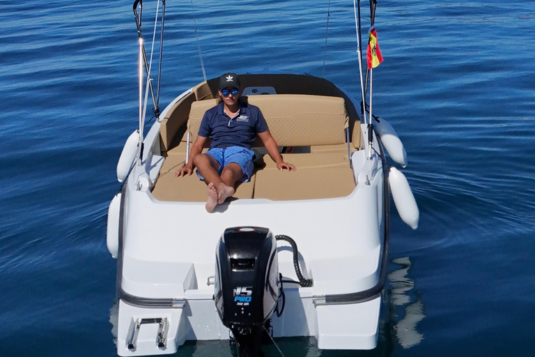 ماربيا: تأجير قوارب بدون ترخيص لمشاهدة الدلافينإيجار لمدة 30 دقيقة