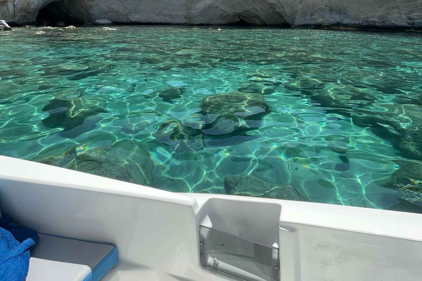 미로스 발견: 반나절 보트 투어 모험