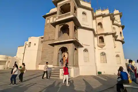 Udaipur: Sajjangarh Monsoon Palace Day Trip with Tickets