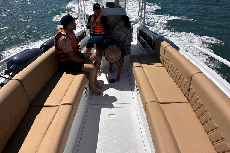 Santa Marta: Private Boat Tour to Bahía Concha & Taganga
