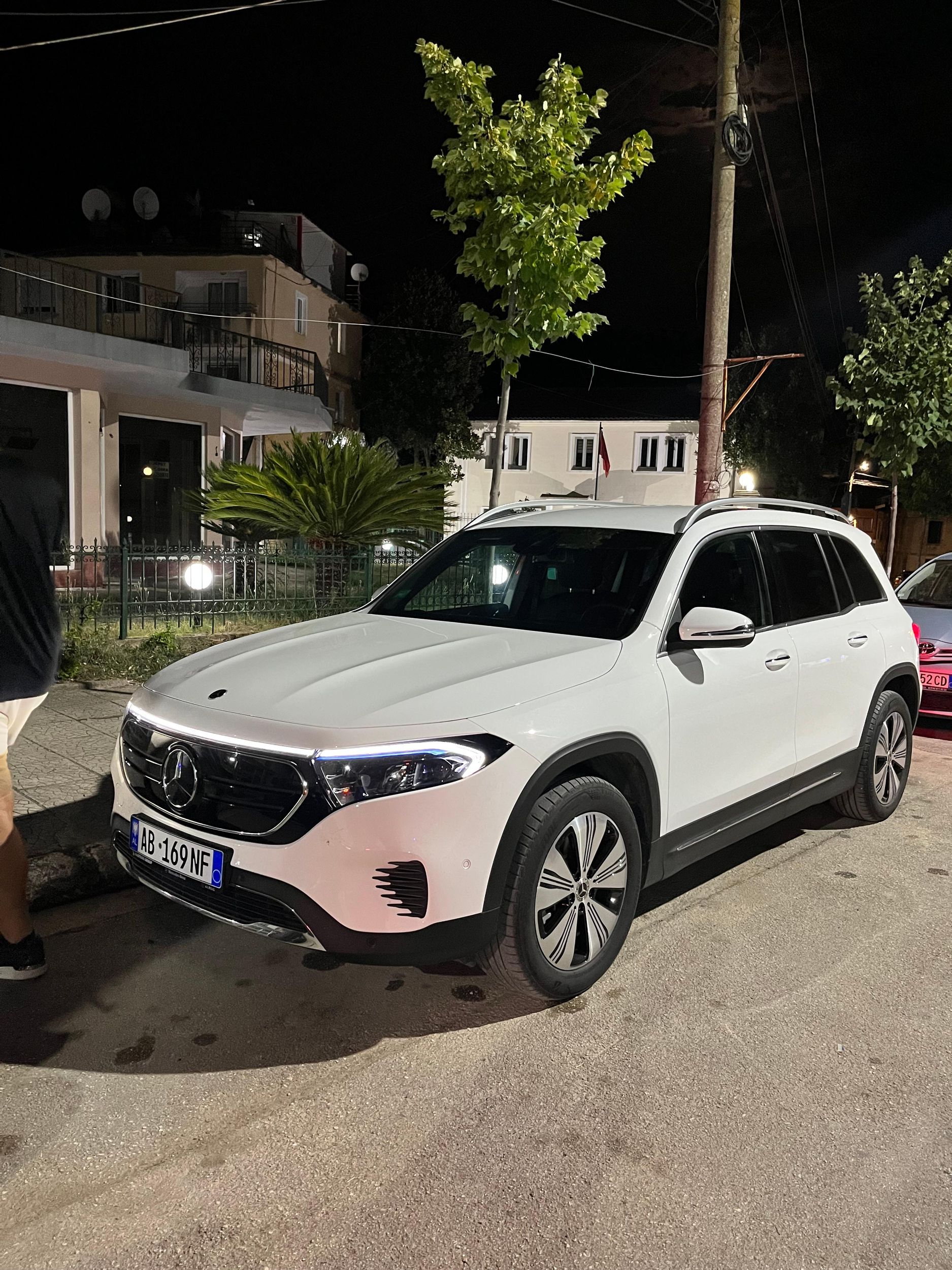 Flughafen Tirana & Stadt: Privater Transfer nach Himare