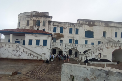 Accra: Forts, Castles, Slave Market, and Fish Market Tour Accra: Fort, Castles, and Slave Market in Accra