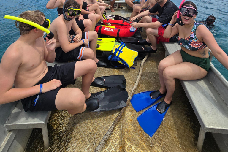 Pacific Harbour: Beqa Lailai Lounge with Lunch & Snorkeling