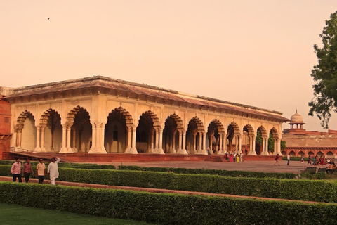 Depuis l&#039;aéroport de Delhi : Visite privée du Taj Mahal et du Fort d&#039;AgraVisite avec billets d&#039;entrée