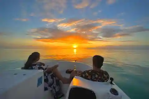 BORA-BORA: Private Sunset Cruise with cocktails & apetizers