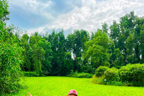 Natuurreservaat en drijvende markt