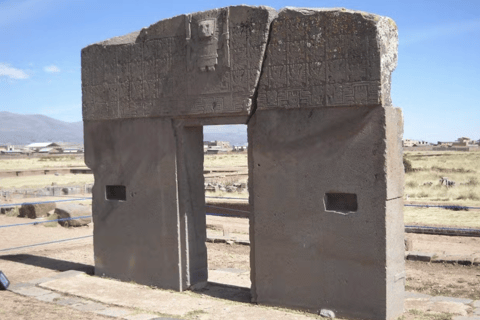 La Paz: Tiwanaku Ruins & Lake Titicaca Day Trip