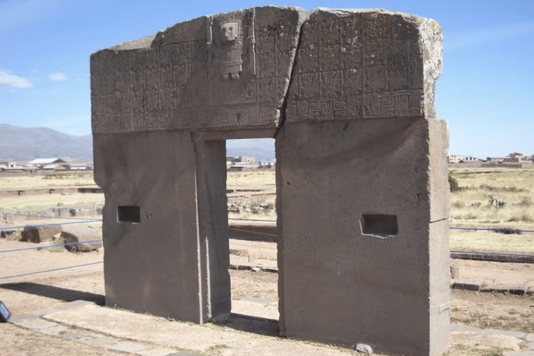La Paz: Tiwanaku Ruins & Lake Titicaca Day Trip