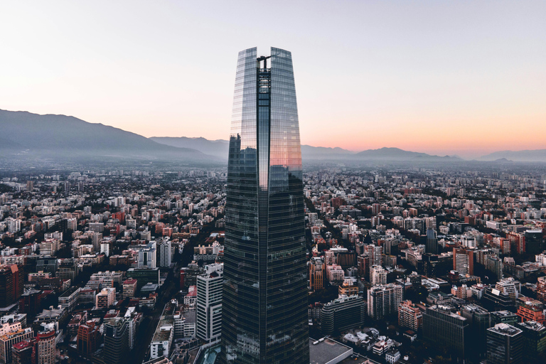 Santiago : quartier financier de Sanhattan, SkyCostanera en optionVisite privée du quartier de Sanhattan avec entrée au SkyCostanera