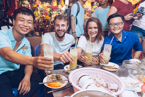 Saigon : Visite privée des ruelles à pied avec plus de 10 dégustationsSaigon : Visite à pied de la cuisine de rue avec un étudiant local