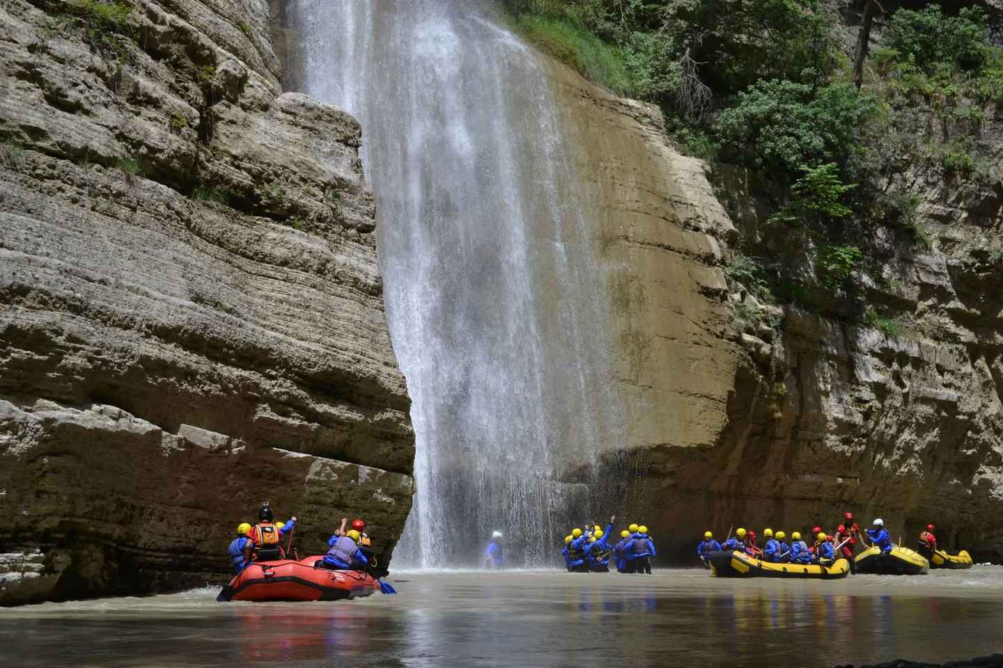 Rafting et Déjeuner dans les Gorges d'Osumi au départ de Berat