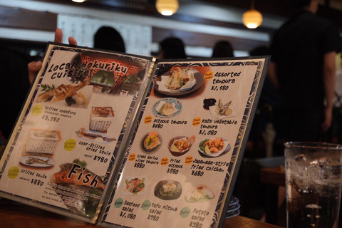 Kanazawa: Nightlife Tour with Local Guide and Drinks