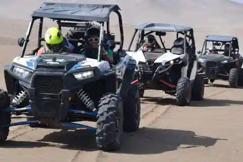 Da Lima: Tour 4x4 nel deserto di Chilca o Marcahuasi || Mezza giornata