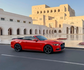 Muscat Cabrio Experience: Top Sights & Arabian Breeze