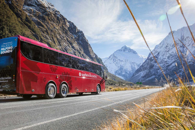 Te Anau: Farm Experience, Milford Sound Cruise &amp; Coach