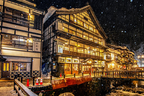 Vanuit Tokio: Ginzan Onsen, Zao Sneeuwmonsters 2-Daagse TourOphaalservice vanaf Tokio Station Marunouchi om 7:30 AM