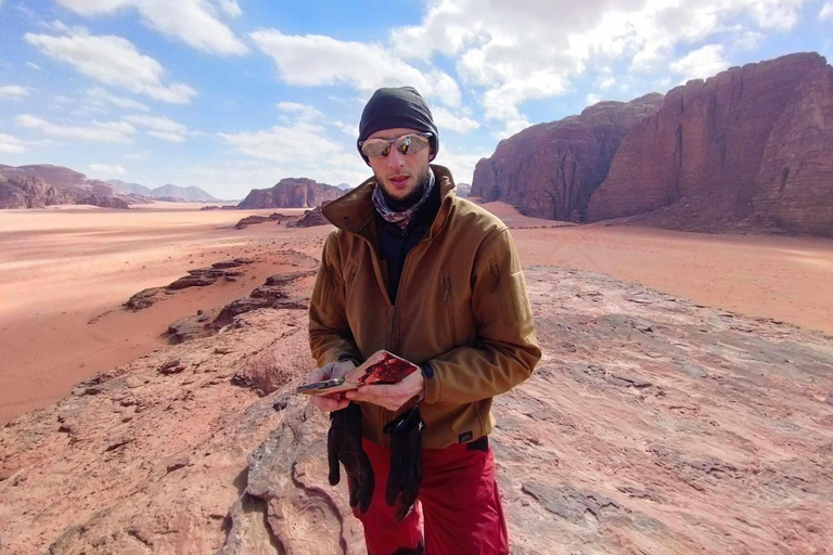 WADI RUM: TOUR DE MEDIO DÍA EN JEEP por la mañana o al atardecerTOUR DE MEDIO DÍA EN JEEP con almuerzo