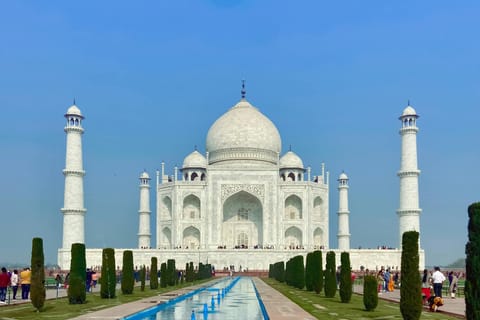 From Delhi: Taj Mahal and Agra Day Tour by Super-fast Train