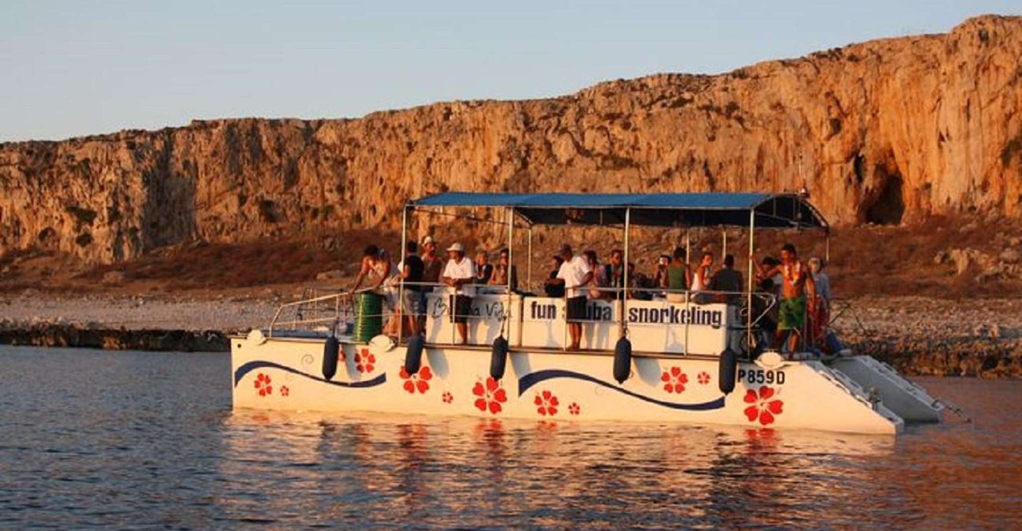Em Catamarã para reservar Zingaro e Faraglioni Scopello - Hizvo