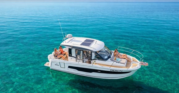 Medulin: Private Boat Tour to Hidden Bays and Islands