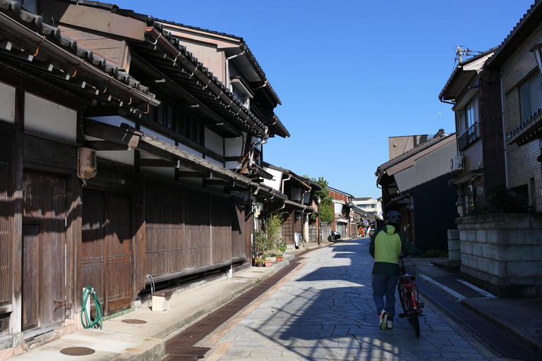 Takaoka: Mama-chari bike tour with Guide