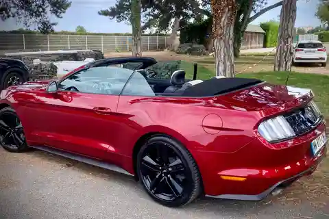 Mustang Paris Touren