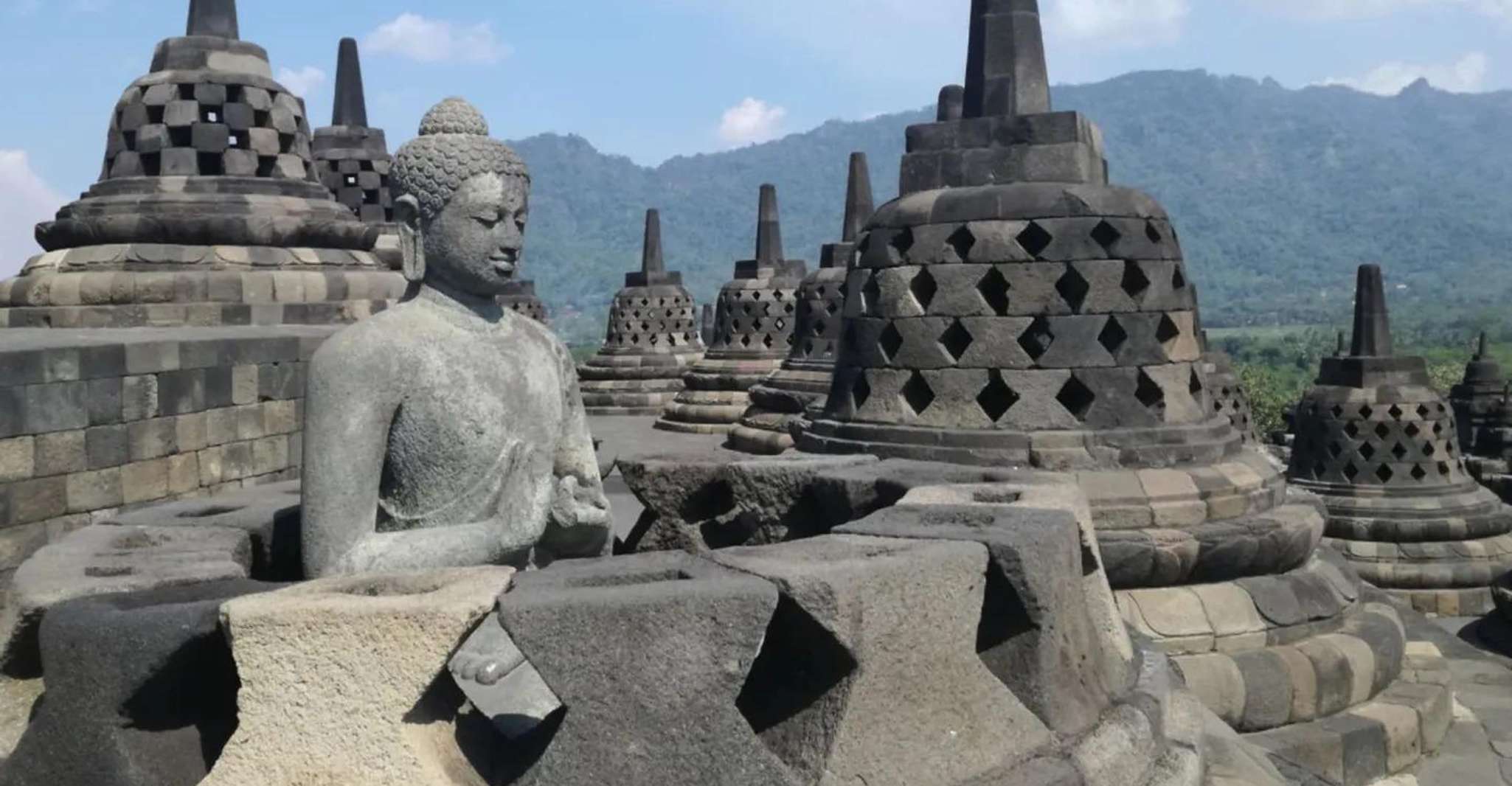 Yogyakarta: Borobudur Sunrise & Prambanan ClimbUp Guarantee photo 19