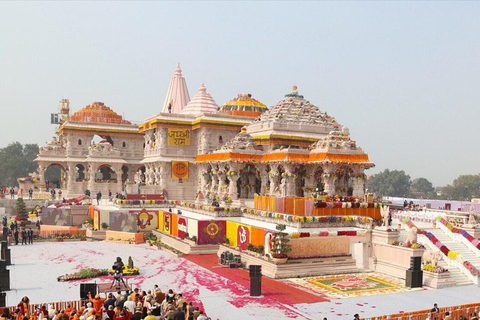 OVERNACHTEN IN AYODHYA VANUIT VARANASI