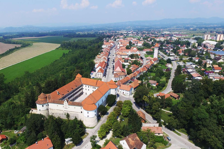 Two Countries, One Day: Private Castles, Coffee, History