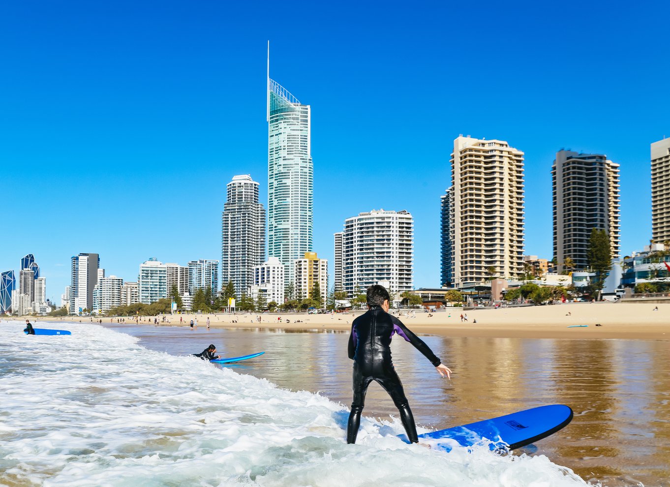 Surfers Paradise: Surflektion på Gold Coast