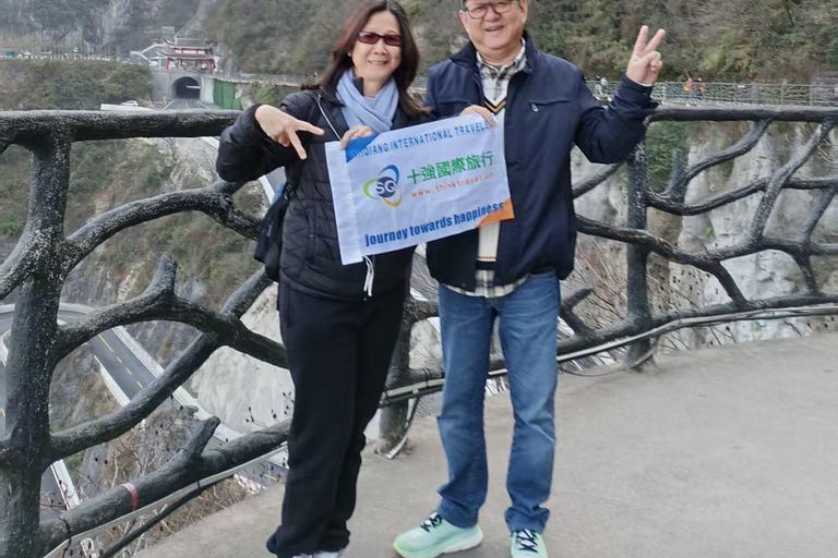 Zhangjiajie: Tianmen Mountain & 72-Floor Building Tour